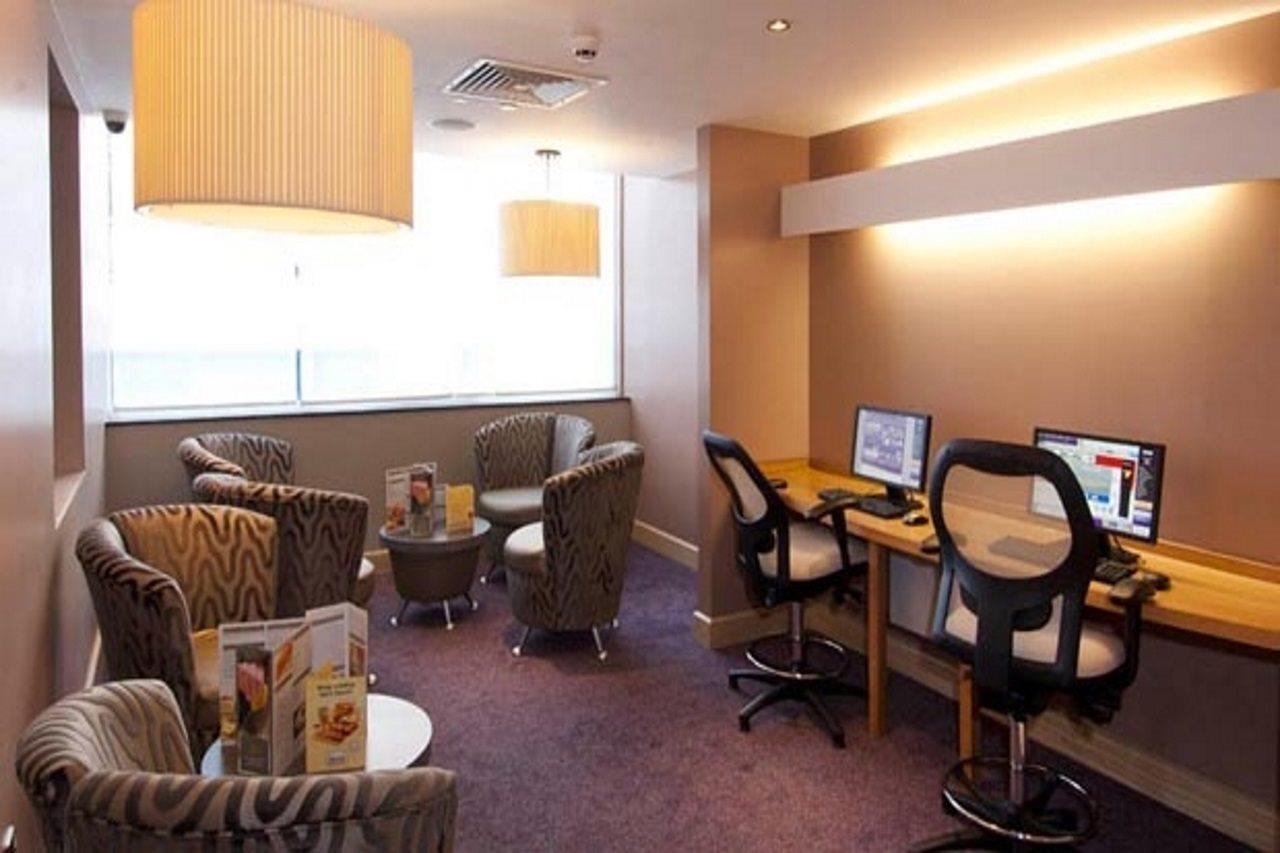Premier Inn London Angel Islington Exterior photo